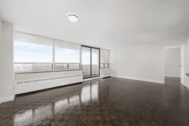 Photo du bâtiment - 2397 FINCH AVE W