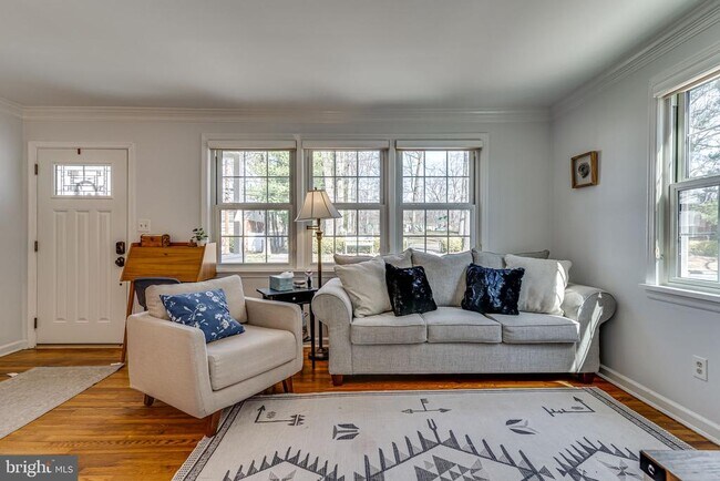 Foto del edificio - 10837 Warwick Ave