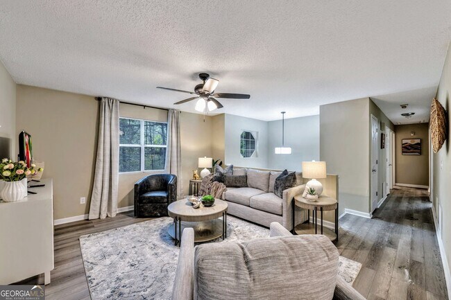 Foto del edificio - 221 Remington Ln