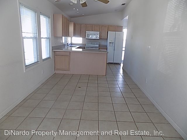 Building Photo - 2 br, 1 bath House - 121 E. Palm Way Unit A
