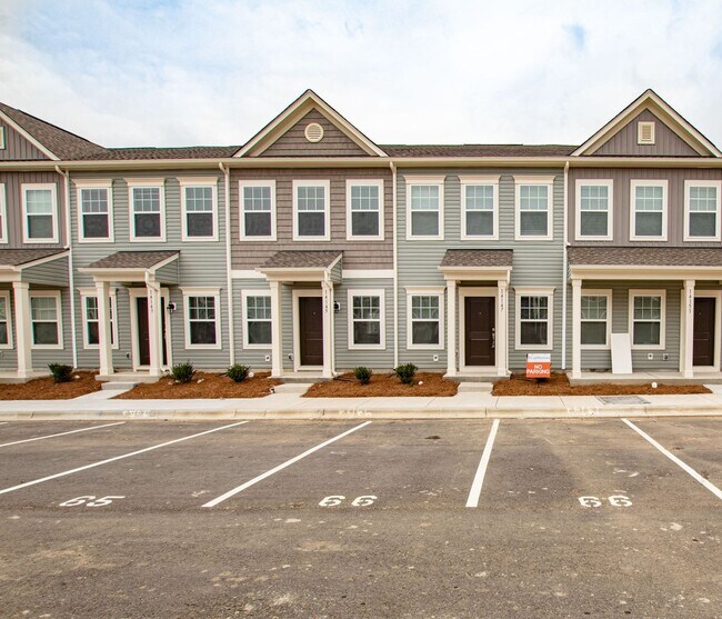 Foto del edificio - BEAUTIFUL 2 Bedroom Townhome in Midland - ...