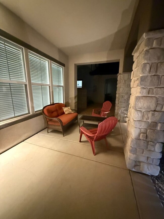 Building Photo - 663 Juniper Hill Dr