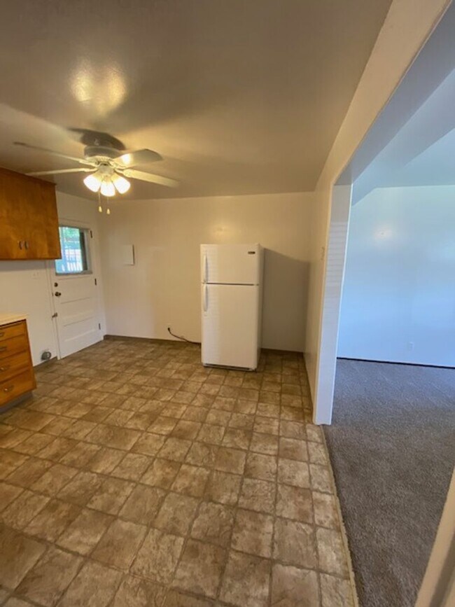 Foto del edificio - 525 Brookside Pl