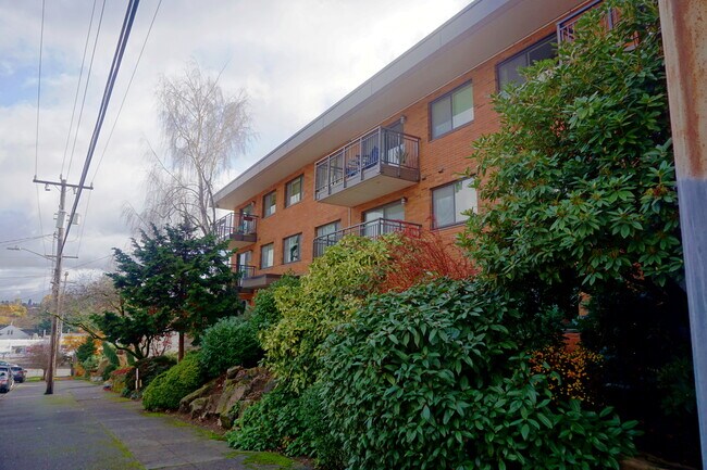 Foto del edificio - 911 N 73rd St