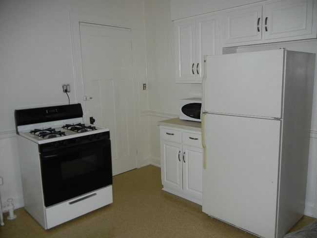 Building Photo - 3121 N Hackett Ave