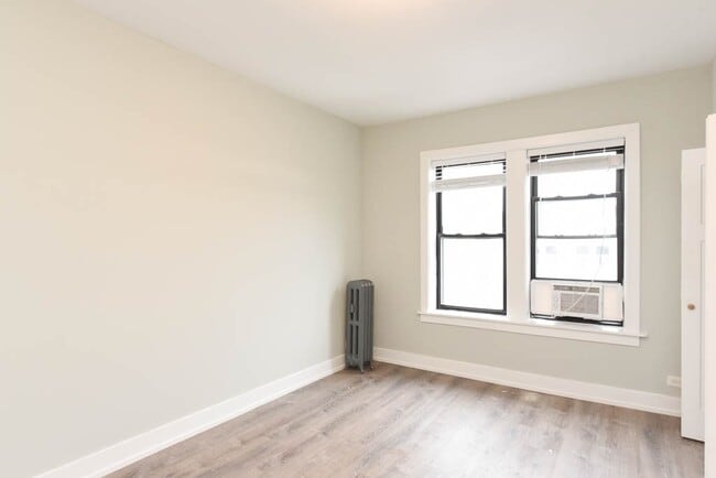 Building Photo - 4856 N Damen