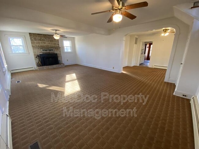 Building Photo - 885 Truslow Rd