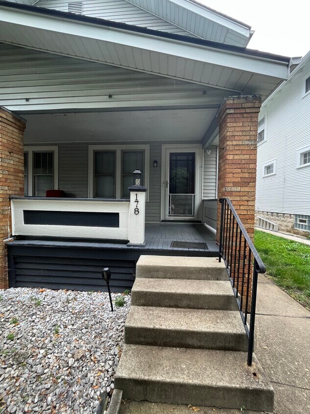 Foto principal - 178 W Weber Rd