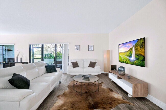 Foto del edificio - 11311 Pond View Dr