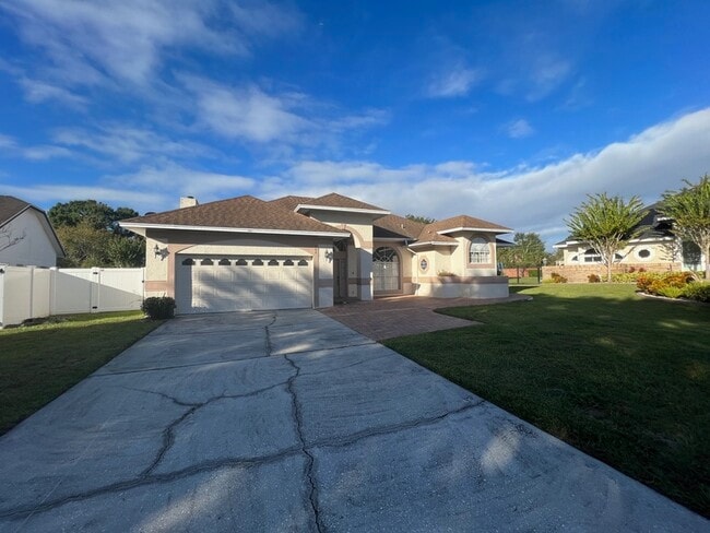 Building Photo - 664 Wyckliffe Pl