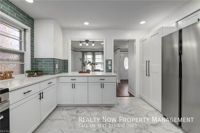 Foto del edificio - 2330 Traymore Rd