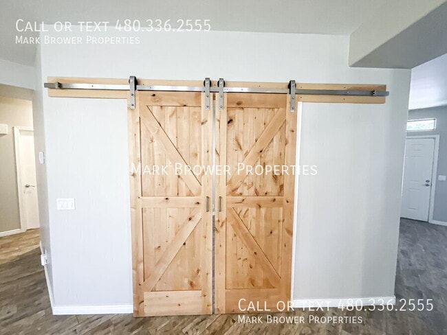 Building Photo - 21164 E Roundup Way
