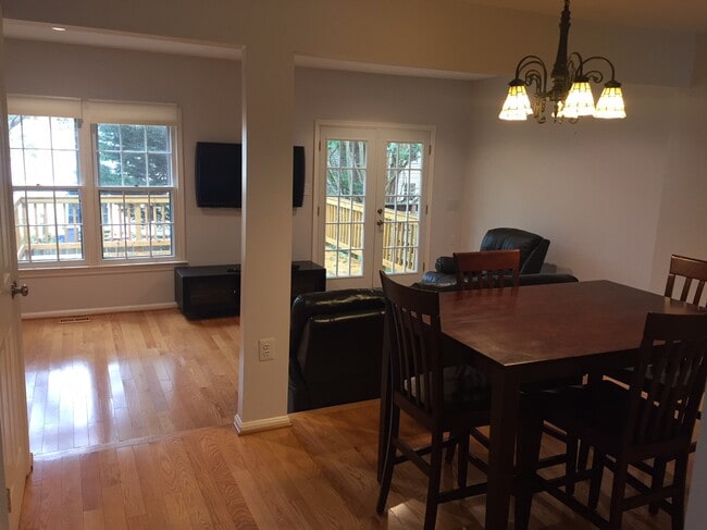 Building Photo - 10345 Latney Rd