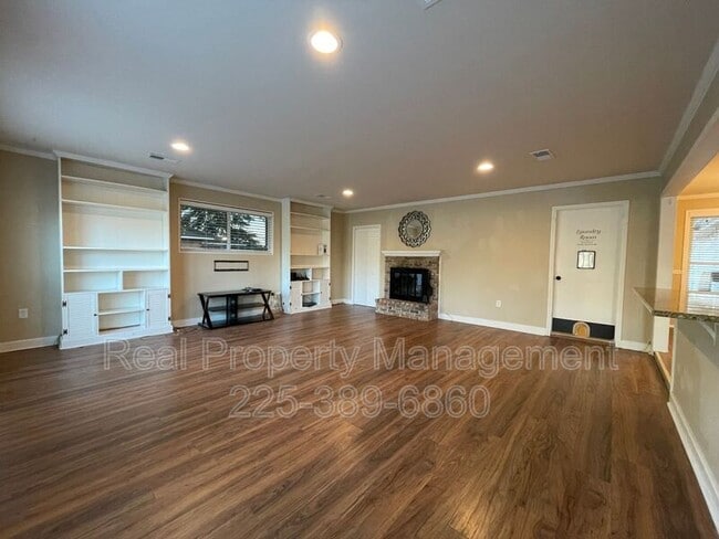 Building Photo - 9536 Bermuda Ave