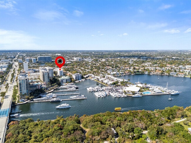 Building Photo - 2555 NE 11th St