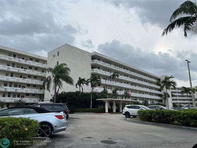 Building Photo - 3010 Marcos Dr