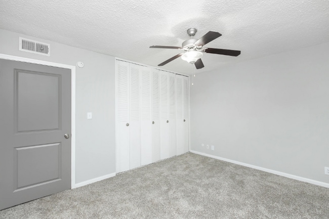 Building Photo - 2950 S Cobb Dr SE