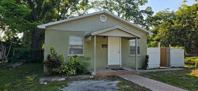 3/2 Tampa Move In Ready ! - 3/2 Tampa Move In Ready ! House