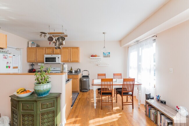 Foto del edificio - 4419 N Lawndale Ave