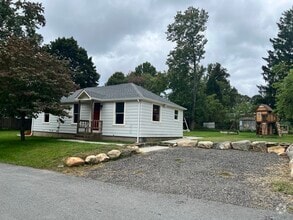 Building Photo - 16 Crestwood Rd