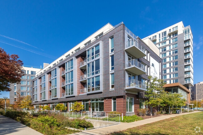 Photo - The Pearl Apartments