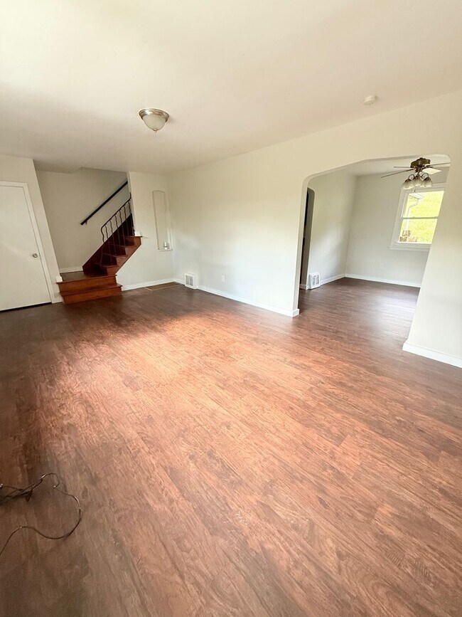 Foto del edificio - Beautiful Newly Renovated 2BD 1BA Home in ...