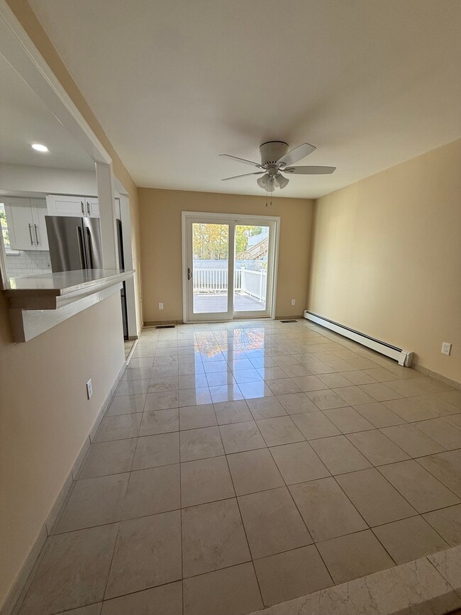 Building Photo - 12 Personette St