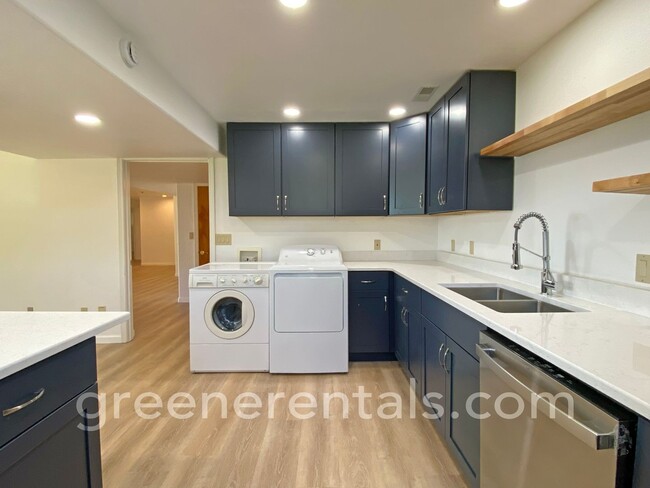 Foto del edificio - Cooper Point Daylight Basement ADU with Wa...