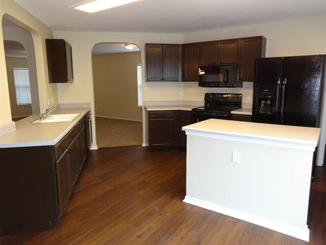 Foto del edificio - 1212 Afghan Path