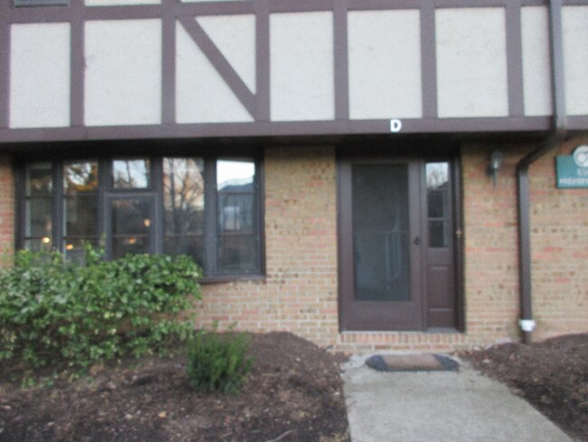 Building Photo - 650 Providence Ave