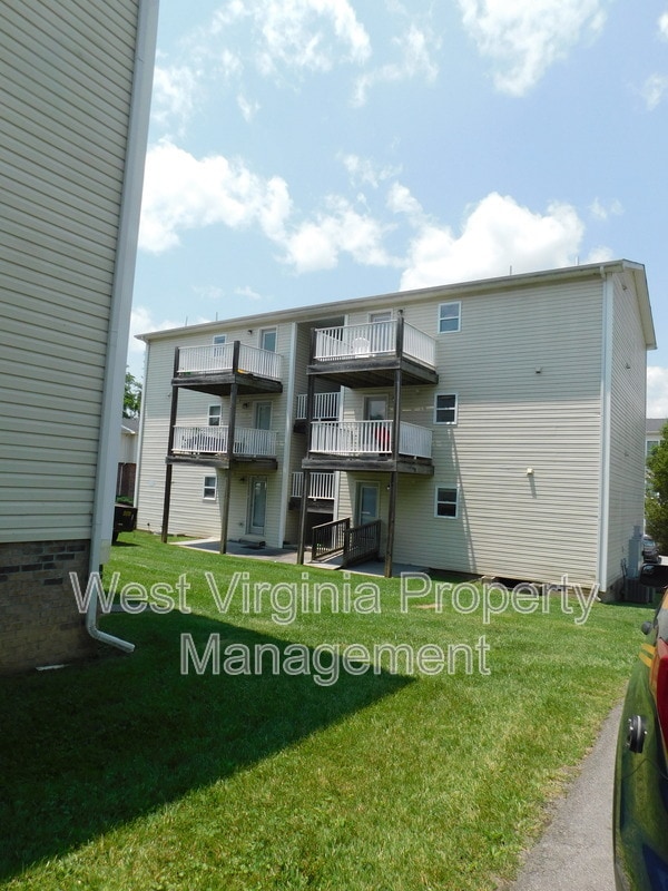 Building Photo - 210 Cardinal Wy