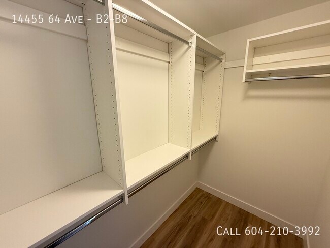 Photo du bâtiment - Brand New Condo in Sterling at Bell Centre...
