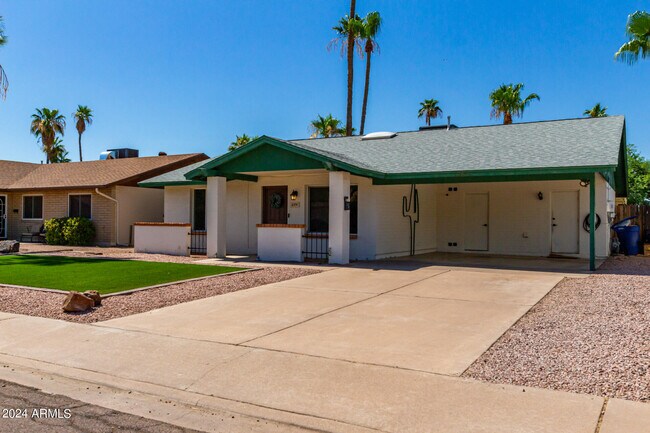Building Photo - 2351 E Pebble Beach Dr