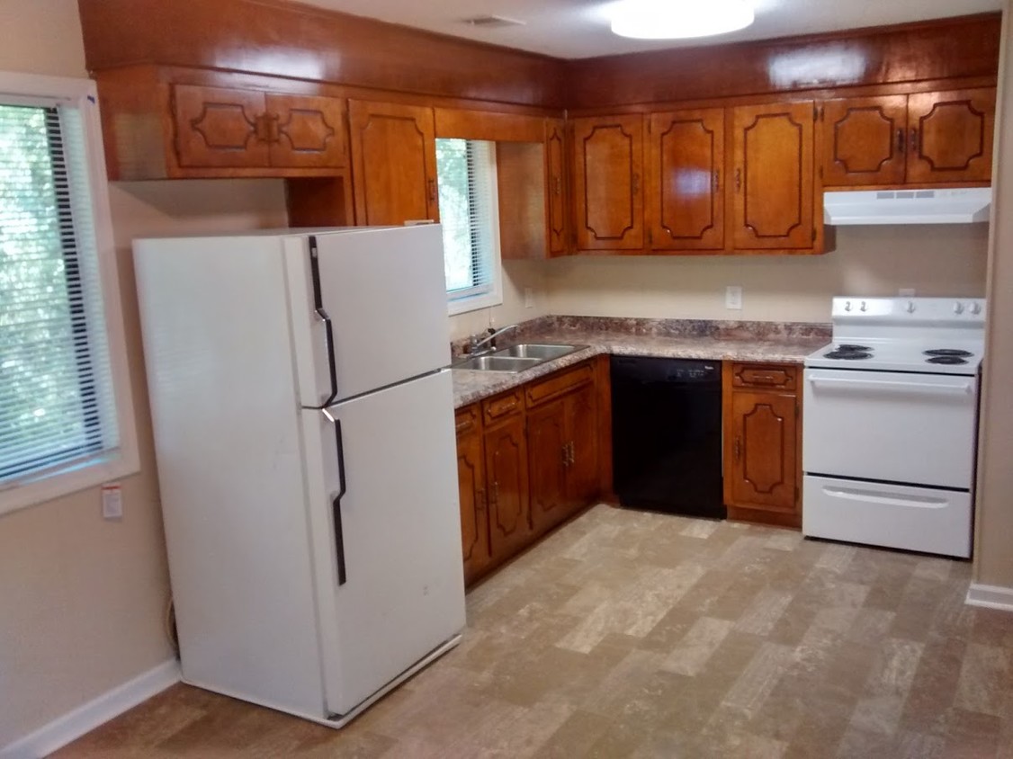 Primary Photo - 812 Creekside Dr