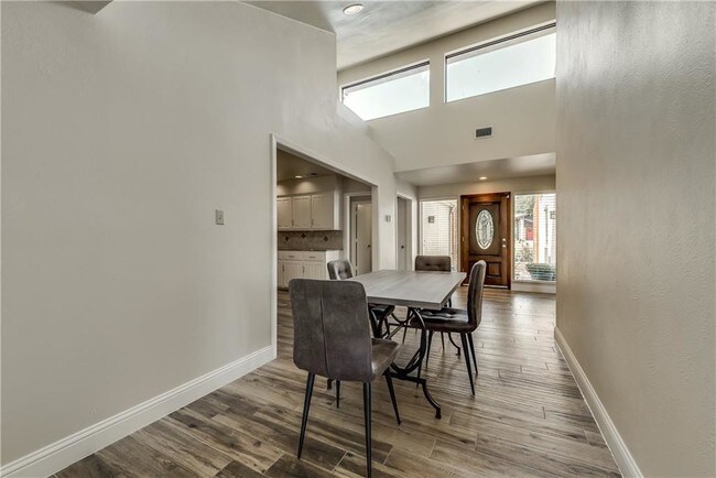 Building Photo - 2506 Parkhaven Dr