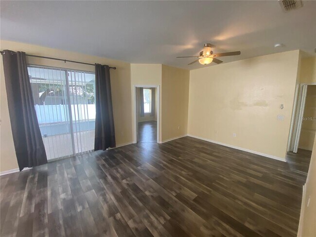 Foto del edificio - 302 Bluff Pass Dr