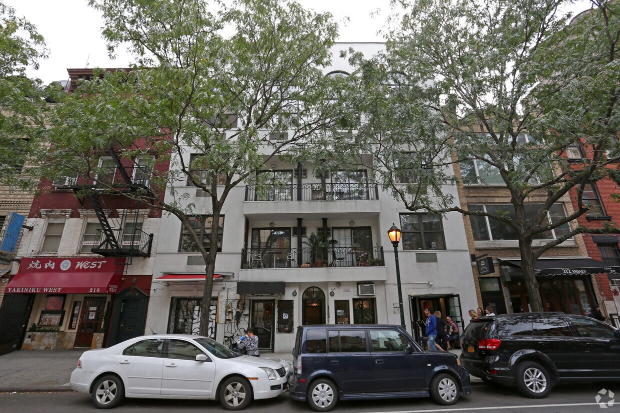 Building Photo - 214-216 E 9th St