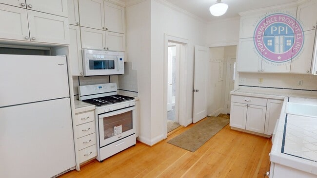 Building Photo - 43 Ladd St