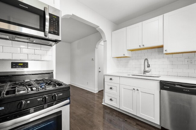 Foto del edificio - 6324 Berthold Ave