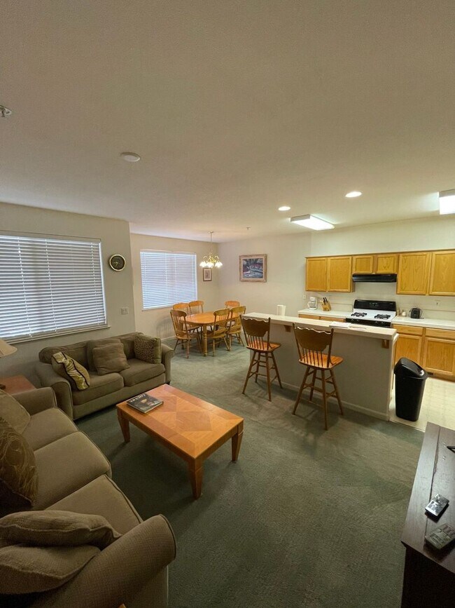 Building Photo - 6080 Ingleston Dr #1014