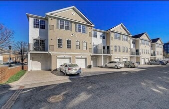 Building Photo - 7 Soho Dr