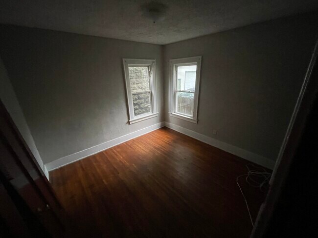 Bedroom 1 - 924 Bay St