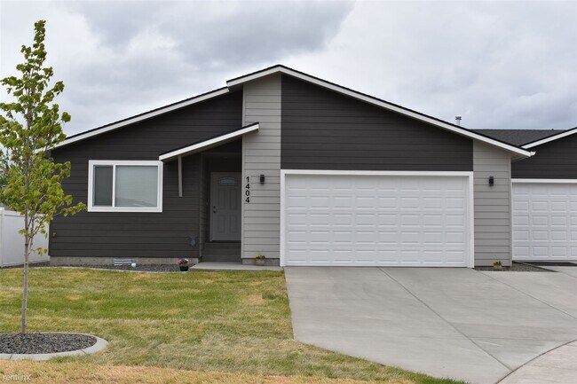 Foto del edificio - 3 br, 2 bath Duplex - 1404 North Coach Drive