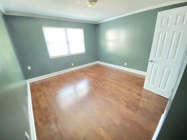 Foto del edificio - 2Bed/1Ba Duplex close to Downtown Concord Fully Renovated with Laundry Room on Site