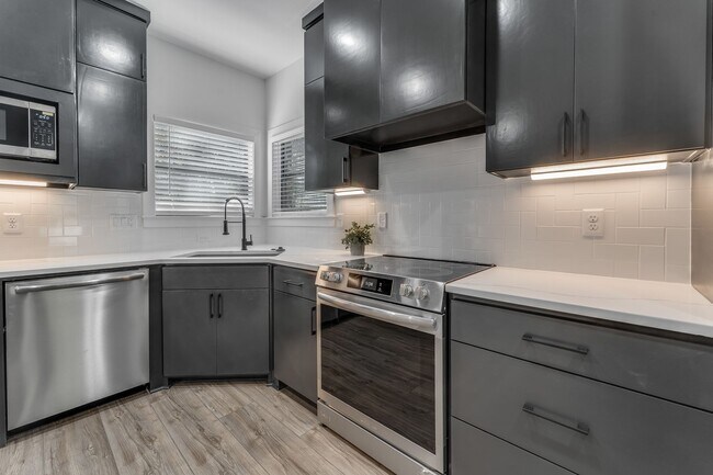 Foto del edificio - Brand New Bella Vista Beauty!