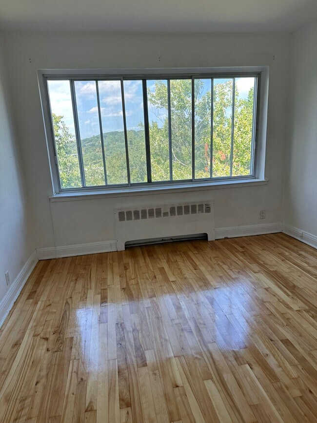 Photo du bâtiment - 3495 Av Ridgewood
