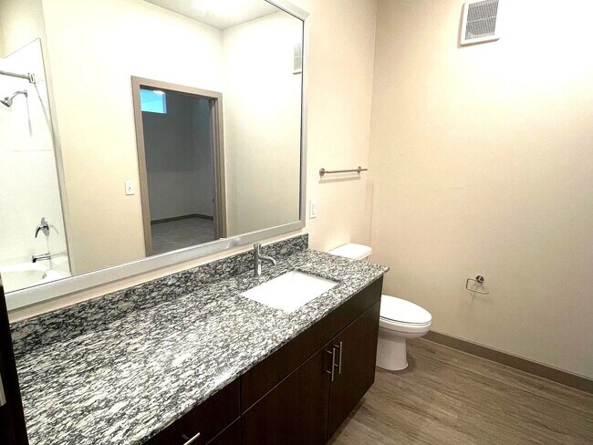 Building Photo - 120 Boselli Wy