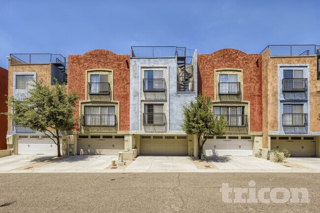 Building Photo - 3446 E Avalon Dr