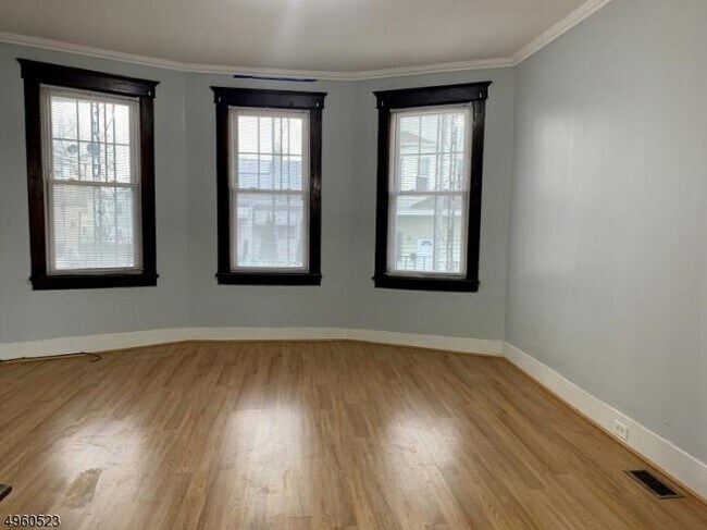 Building Photo - 2 bedroom in Paterson City NJ 07502
