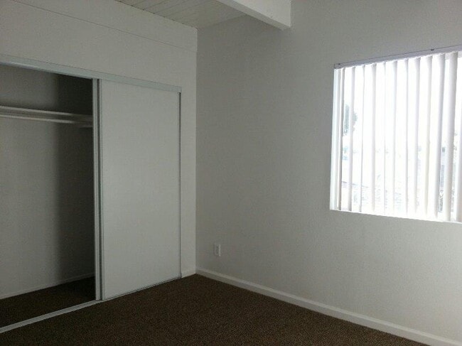 Building Photo - 1415 E Cruces St